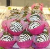 Seasonal Favorite - Chocolate Covered Strawberries - Picture of ...