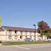 Super 8 by Wyndham Champaign - 13 Reviews - Hotels - 202 ...