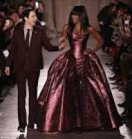 Naomi Campbell wows with grand entrance for Zac Posen's NYFW show ...