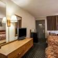 Econo Lodge - 18 Photos - Hotels - 3604 McMasters Ave, Hannibal ...