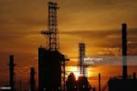 Photos et images de The BP-Husky Toledo Refinery As World Gas ...