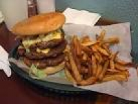 The Lord's Kitchen's 3lb Burger Challenge - FoodChallenges.com ...
