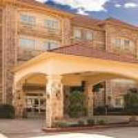 La Quinta Inn & Suites Dallas South-DeSoto - 31 Photos - Hotels ...