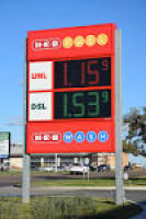 Gas price war in Cuero costing some businesses - Victoria Advocate ...