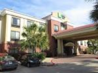 Holiday Inn Express & Suites Wharton, TX - Booking.com