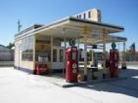 24 best Vintage gas stations images on Pinterest | Old gas ...